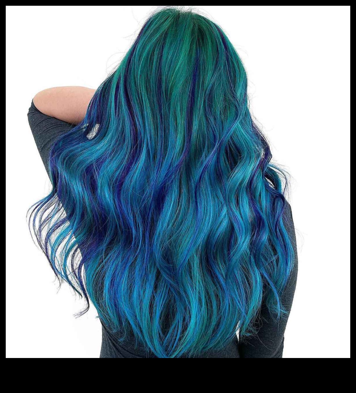 Mermaid Magic 10 χρώματα μαλλιών εμπνευσμένα από τον ωκεανό για να σας μεταφέρουν σε έναν παραθαλάσσιο παράδεισο 4 Mermaid Vibes: Βουτήξτε στη φαντασία με χρώματα μαλλιών εμπνευσμένα από τον ωκεανό