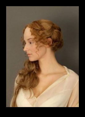 Ρομαντική Αναγέννηση: Αναβιώνοντας τα κλασικά μακριά χτενίσματα με μια ανατροπή