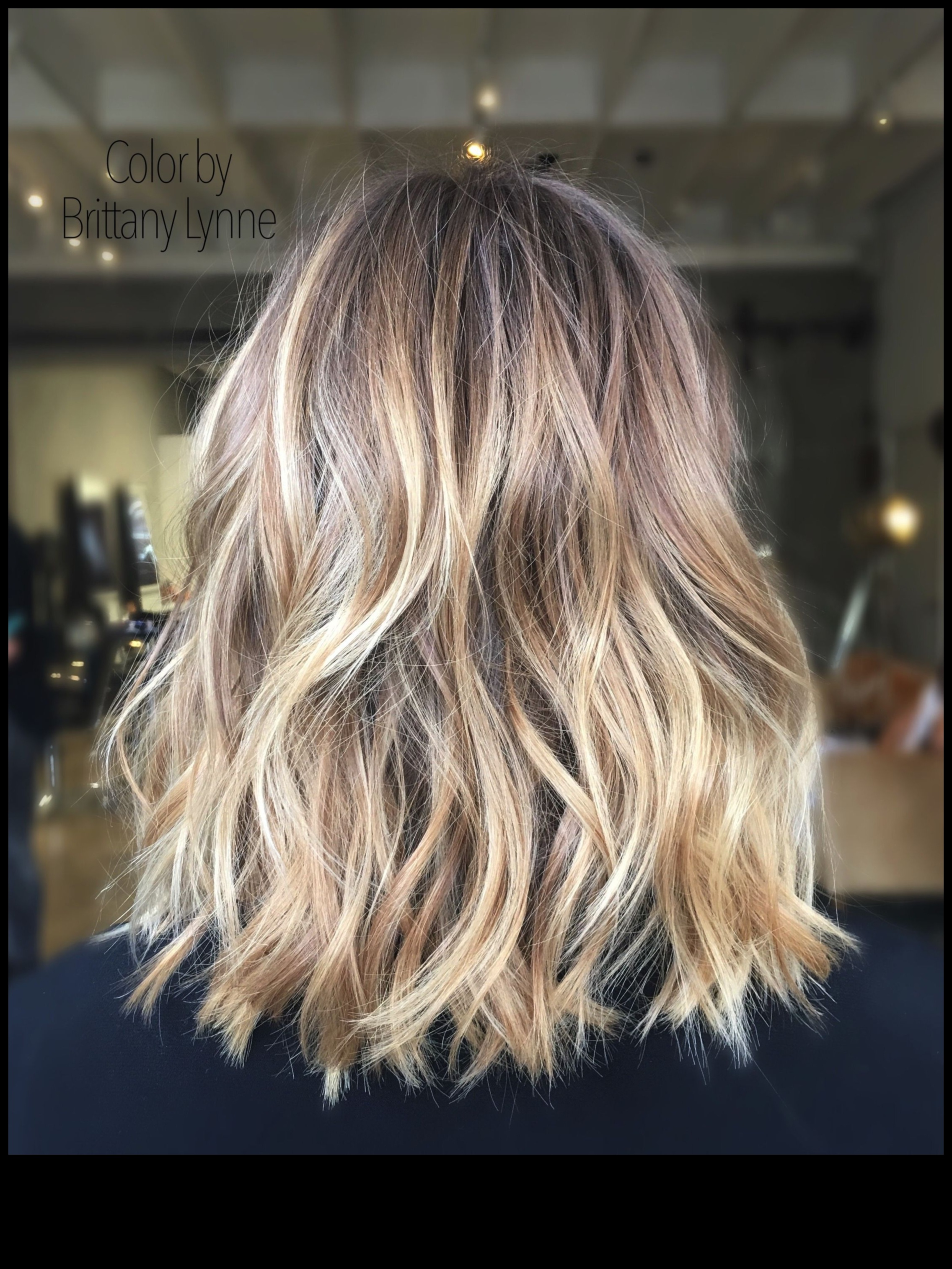 Balayage Bliss: Αποκτήστε μια ηλιόλουστη εμφάνιση με ξανθά χτενίσματα