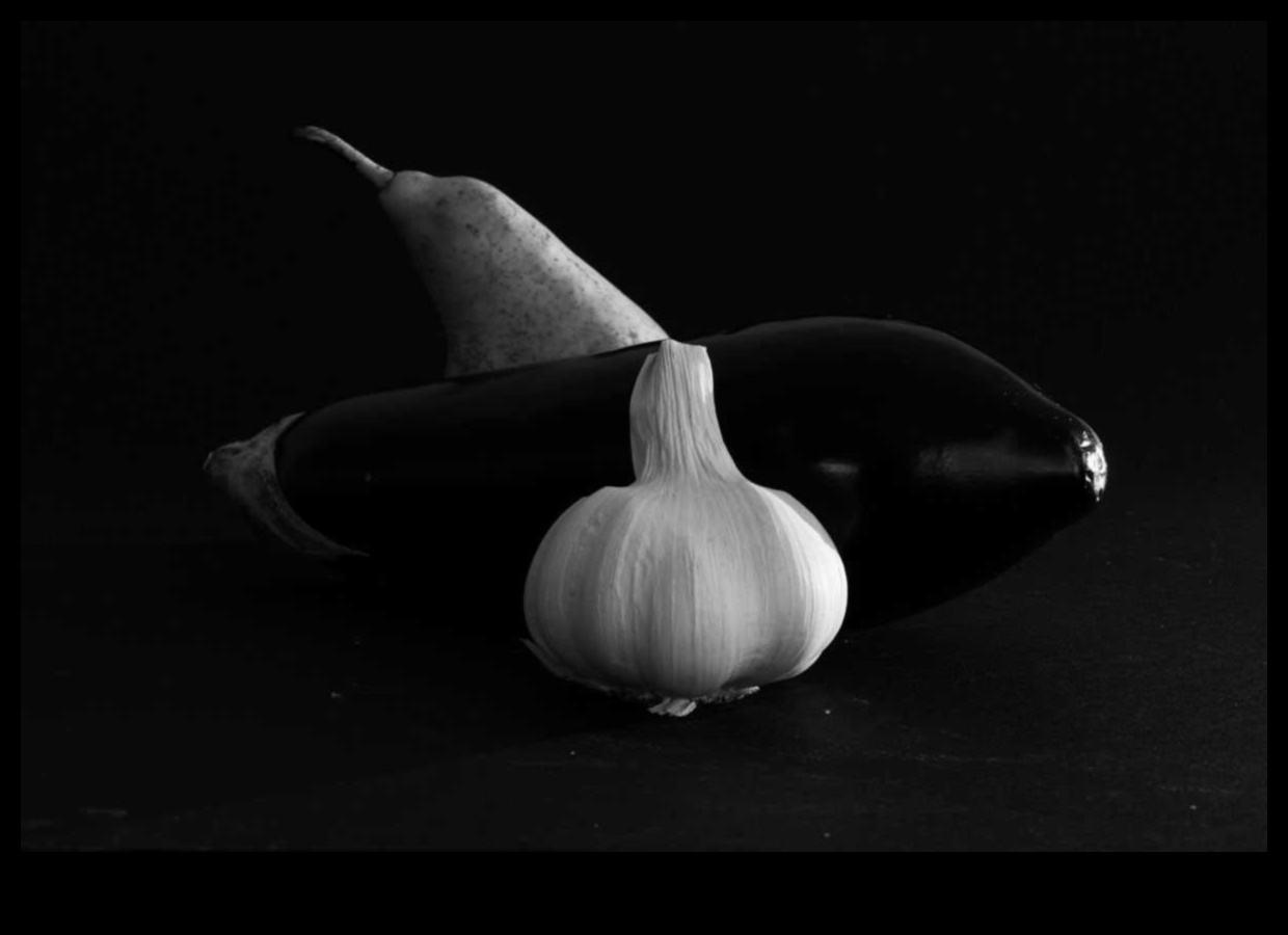 Το φως και οι σκιές παίζουν με την αντίθεση στο Still Life 2 Φως και Σκιές: Παίζοντας με την αντίθεση στη νεκρή φύση