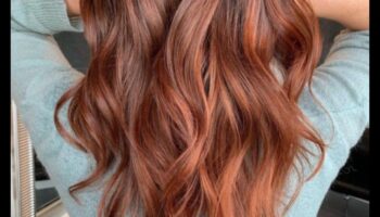 Cinnamon Spice: Πλούσιο και πικάντικο κόκκινο-καφέ χρώμα έμπνευσης για τα μαλλιά