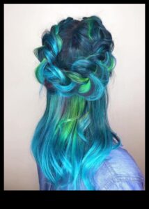 Mermaid Vibes: Βουτήξτε στη φαντασία με χρώματα μαλλιών εμπνευσμένα από τον ωκεανό